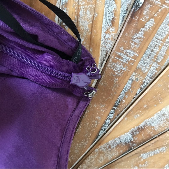 Used bebe Silk Sleeveless Blouse Size Medium - Picture 5 of 11